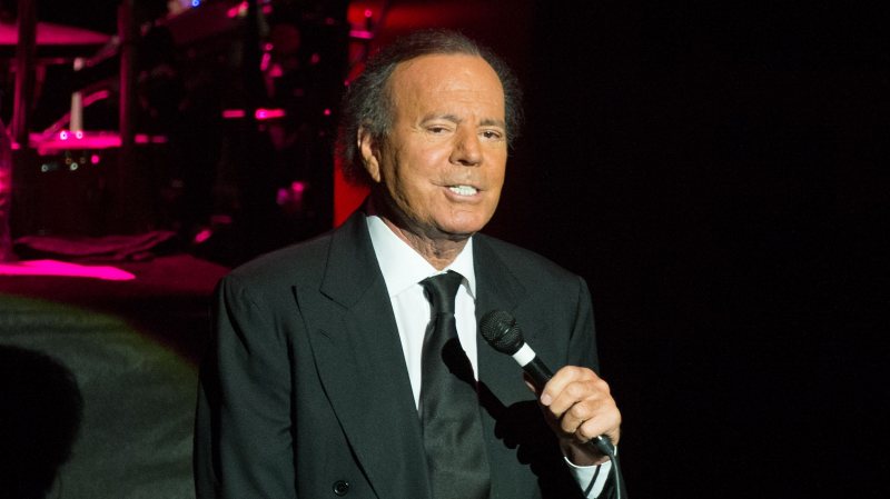 PREMIERĂ: Julio Iglesias și-a lansat primul single al unui viitor disc cu parfum mexican PREMIERĂ: Julio Iglesias și-a lansat primul single al unui viitor disc cu parfum mexican