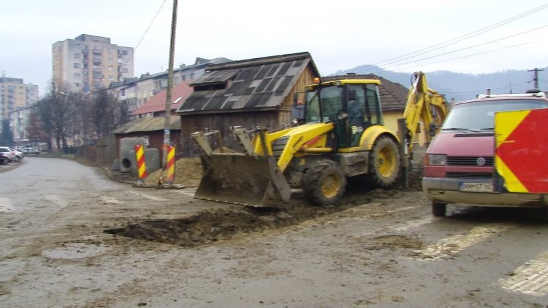 SIGHET: Locuitorii din capătul străzii Câmpu Negru vor avea şi ei apă potabilă odată cu începerea lucrărilor din proiectul al treilea de extindere şi reabilitare a reţelei SIGHET: Locuitorii din capătul străzii Câmpu Negru vor avea şi ei apă potabilă odată cu începerea lucrărilor din proiectul al treilea de extindere şi reabilitare a reţelei