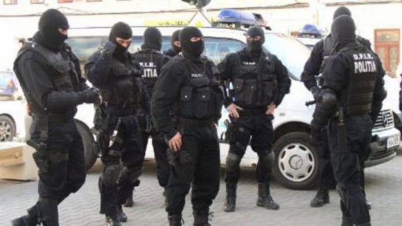 Peste 200 de percheziții domiciliare într-o săptămână