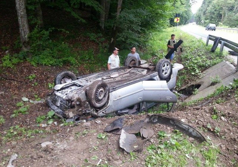 RONA DE SUS: 3 copii şi un adult răniţi în urma unui accident grav petrecut în urmă cu puţin timp