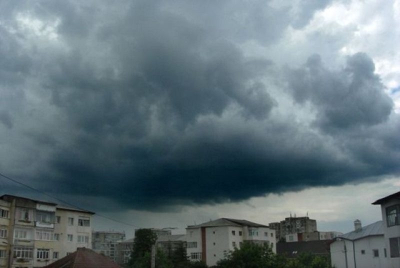MARAMUREȘ: Canicula continuă și în zilele următoare, însă se anunță și ploi MARAMUREȘ: Canicula continuă și în zilele următoare, însă se anunță și ploi