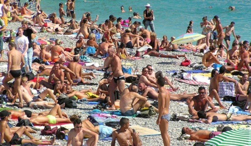 BINE DE ȘTIUT: Nutrienţii care te ajută să obţii un bronz sănătos BINE DE ȘTIUT: Nutrienţii care te ajută să obţii un bronz sănătos