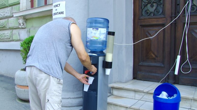 SIGHET: În fața Primăriei a fost amplasat un punct de hidratare SIGHET: În fața Primăriei a fost amplasat un punct de hidratare
