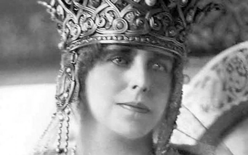 HOTĂRÂRE: Inima Reginei Maria, aflată de 44 de ani la MNIR, ar putea fi cedată Familiei Regale a României HOTĂRÂRE: Inima Reginei Maria, aflată de 44 de ani la MNIR, ar putea fi cedată Familiei Regale a României