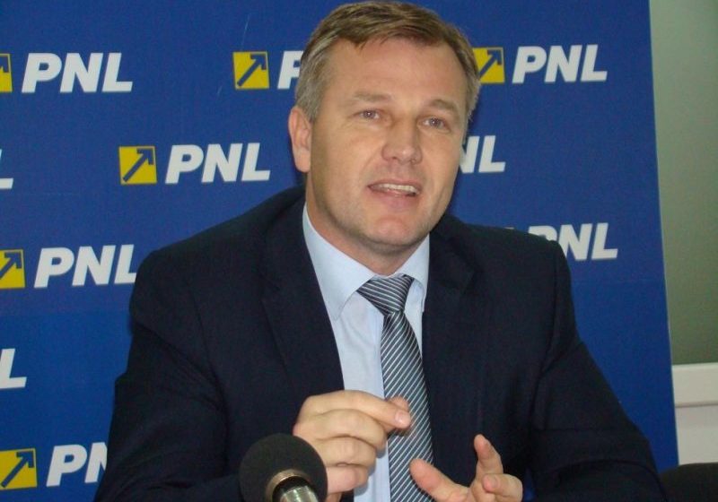 STELIAN DOLHA (PNL): Sunt 90% șanse ca premierul să fie schimbat în această vară STELIAN DOLHA (PNL): Sunt 90% șanse ca premierul să fie schimbat în această vară