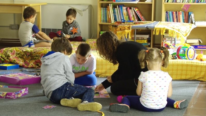 SIGHET: Aproximativ 50 de copii frecventează tabăra de vară organizată de Centrul de Zi „Micul Prinţ”. Vezi cum se distrează cei mici! SIGHET: Aproximativ 50 de copii frecventează tabăra de vară organizată de Centrul de Zi „Micul Prinţ”. Vezi cum se distrează cei mici!