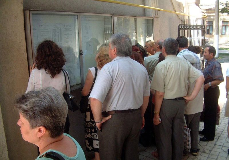 MARAMUREȘ: Doar 47 din cele peste 100 de posturi titularizabile au fost ocupate, deși dascălii s-au plâns că sunt prea puține