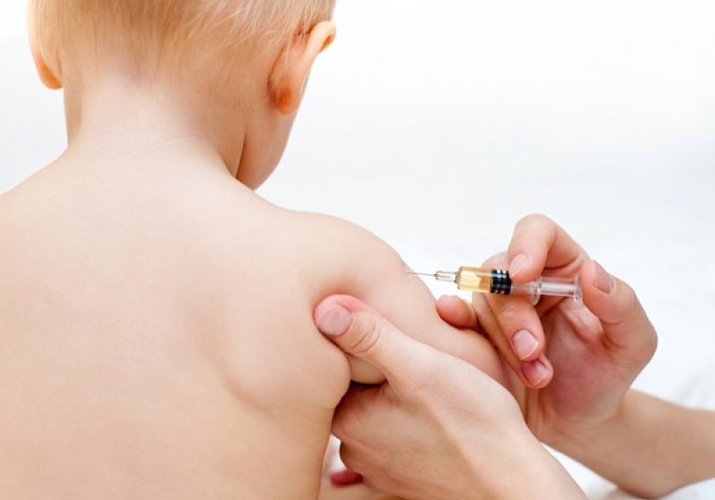 MARAMUREŞ: Părinţii sunt sfătuiţi să îşi ducă copiii la vaccin