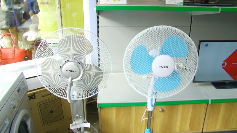 SIGHET: Aparatele de aer condiționat și ventilatoarele se vând tot mai bine SIGHET: Aparatele de aer condiționat și ventilatoarele se vând tot mai bine