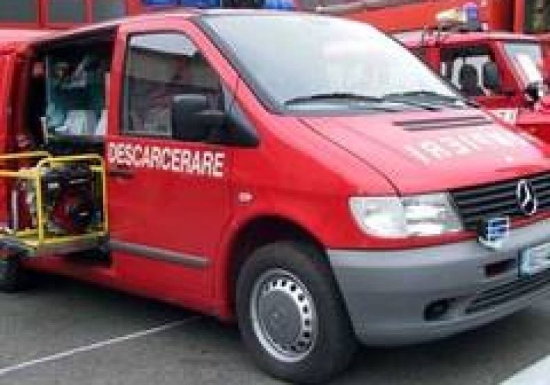 DRAGOMIREȘTI: Accident cu două victime încarcerate DRAGOMIREȘTI: Accident cu două victime încarcerate
