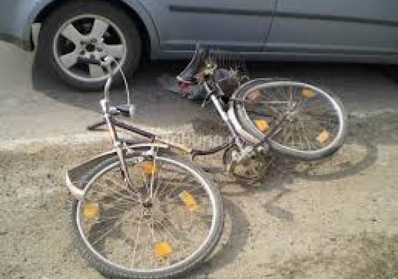 BAIA MARE: O femeie aflată pe bicicletă a fost accidentată de un şofer BAIA MARE: O femeie aflată pe bicicletă a fost accidentată de un şofer