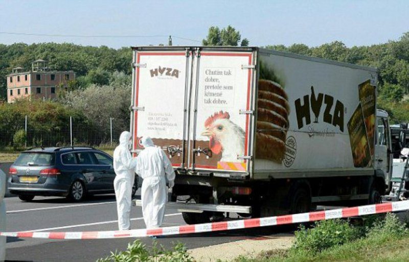 AUSTRIA: Rezultatele preliminare ale autopsiilor asupra a 16 de imigranți arată că aceștia au murit asfixiați AUSTRIA: Rezultatele preliminare ale autopsiilor asupra a 16 de imigranți arată că aceștia au murit asfixiați
