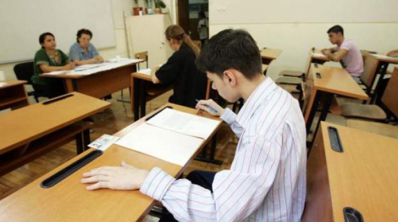BACALAUREAT: Peste 26.000 de absolvenți au dat proba scrisă la matematică sau istorie BACALAUREAT: Peste 26.000 de absolvenți au dat proba scrisă la matematică sau istorie