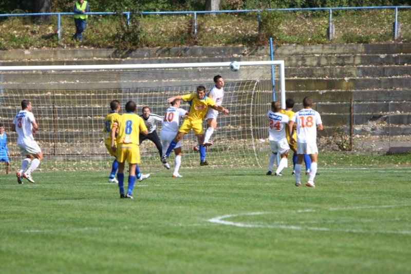 FOTBAL: FCM Baia Mare, egal cu Luceafărul Oradea FOTBAL: FCM Baia Mare, egal cu Luceafărul Oradea