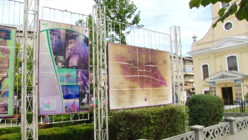 SIGHET: Cele două hărți de lângă Biserica Ortodoxă Ucraineană vor fi înlocuite cu unele noi SIGHET: Cele două hărți de lângă Biserica Ortodoxă Ucraineană vor fi înlocuite cu unele noi