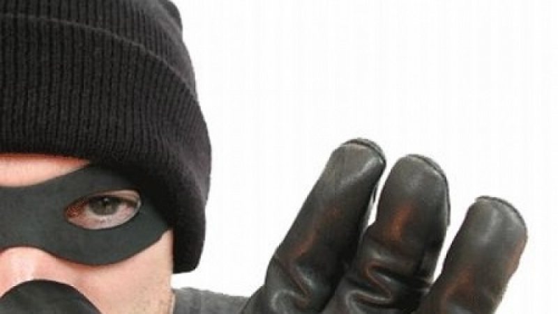 HOŢ DE MIC: Un minor de 13 ani a furat mai multe unelte electrice şi 130 de lei dintr-o anexă gospodărească HOŢ DE MIC: Un minor de 13 ani a furat mai multe unelte electrice şi 130 de lei dintr-o anexă gospodărească