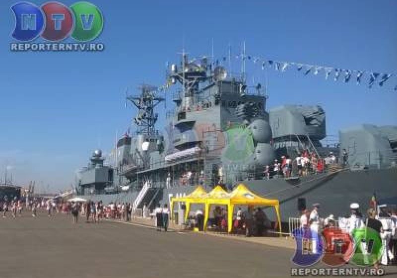 CONSTANŢA: Sute de constănțeni și turiști prezenți la Ziua Porților Deschise, în Portul Militar