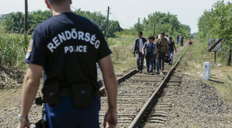 UNGARIA: Guvernul ungar va înăspri măsurile de gestionare a fluxurilor de imigranți și de combatere a traficului de persoane UNGARIA: Guvernul ungar va înăspri măsurile de gestionare a fluxurilor de imigranți și de combatere a traficului de persoane