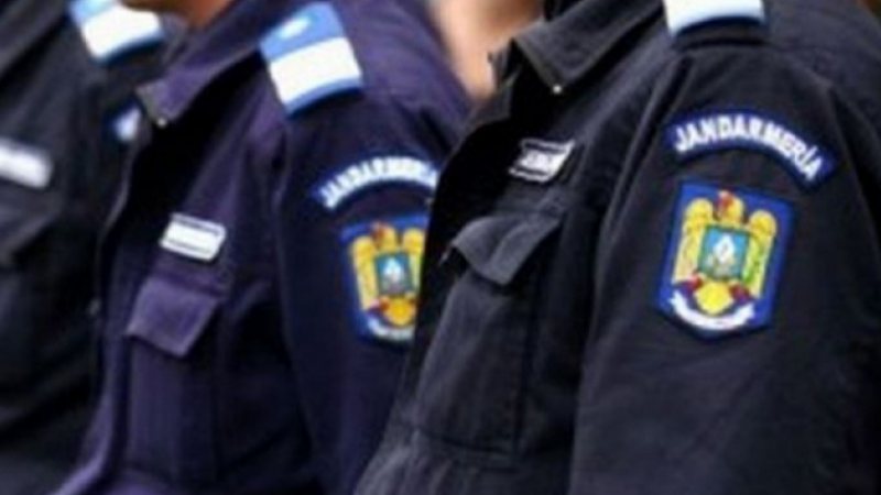 BAIA MARE: Doi tineri au fost sancţionaţi de jandarmi pentru tulburarea liniştii publice BAIA MARE: Doi tineri au fost sancţionaţi de jandarmi pentru tulburarea liniştii publice