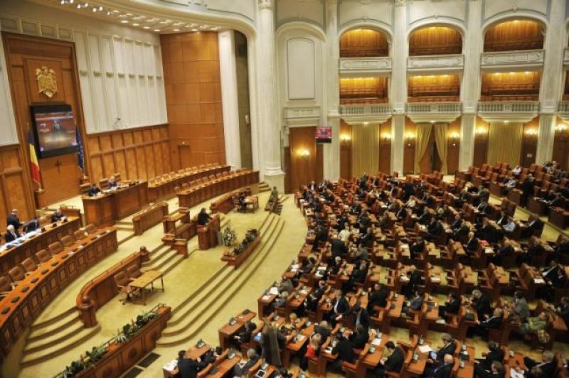CHELTUIELI CU ALEŞII: În primele șase luni ale anului, deputații au cheltuit peste 51 de milioane de lei, fără salarii CHELTUIELI CU ALEŞII: În primele șase luni ale anului, deputații au cheltuit peste 51 de milioane de lei, fără salarii