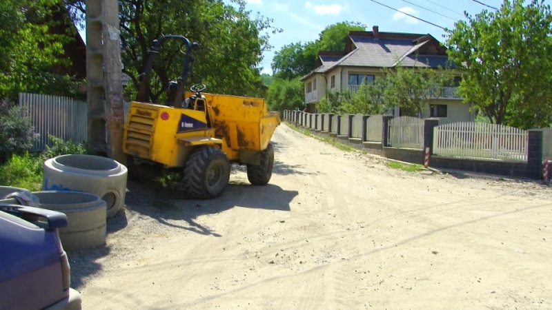 SIGHET: Lucrările la tronsonul de drum Valea Hotarului – Iapa sunt în grafic, iar responsabilii de șantier spun că se vor finaliza până în noiembrie SIGHET: Lucrările la tronsonul de drum Valea Hotarului – Iapa sunt în grafic, iar responsabilii de șantier spun că se vor finaliza până în noiembrie