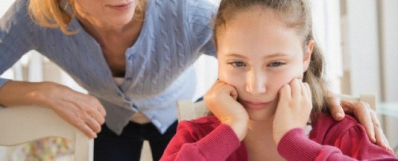 SIGHET: Unii părinți care merg la muncă în străinătate ajung să fie respinși de copii când se întorc acasă SIGHET: Unii părinți care merg la muncă în străinătate ajung să fie respinși de copii când se întorc acasă