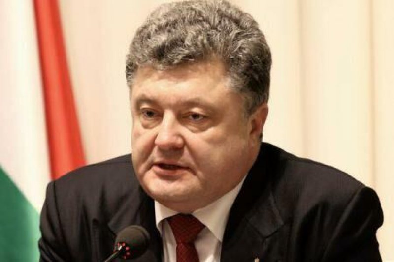 POROŞENKO: "Putin vrea toată Europa" POROŞENKO: "Putin vrea toată Europa"