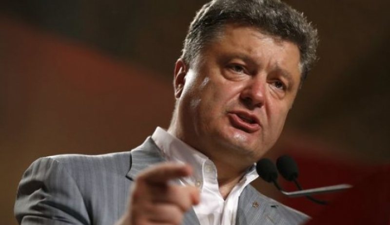 ACUZAŢII: Rusia a trimis trei convoaie militare în estul separatist al Ucrainei, susține președintele Petro Poroșenko ACUZAŢII: Rusia a trimis trei convoaie militare în estul separatist al Ucrainei, susține președintele Petro Poroșenko