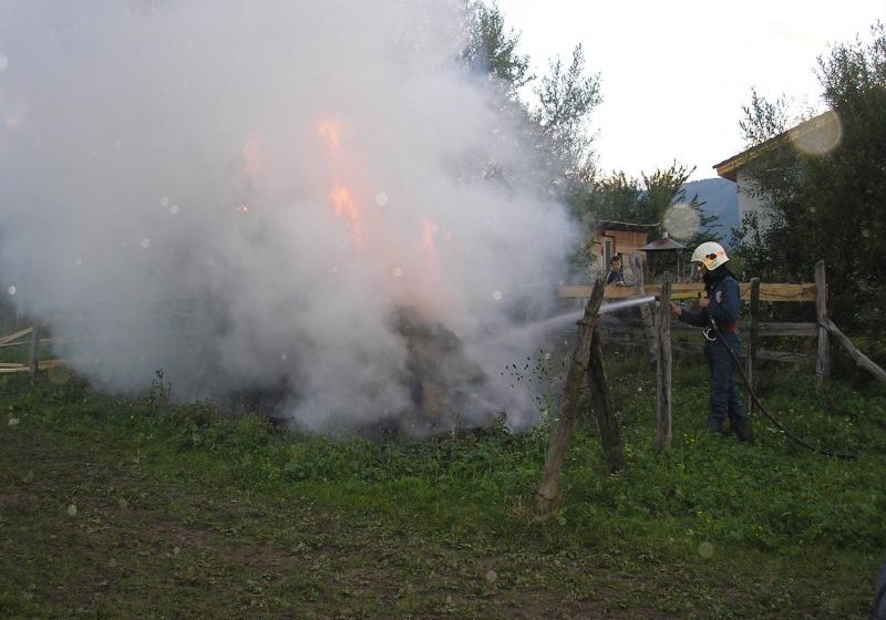 SIGHET: Foc la o claie de fân de pe Dobăieş