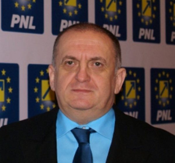 RADU ZLATI (PNL): Legitimitatea premierului Ponta nu mai există