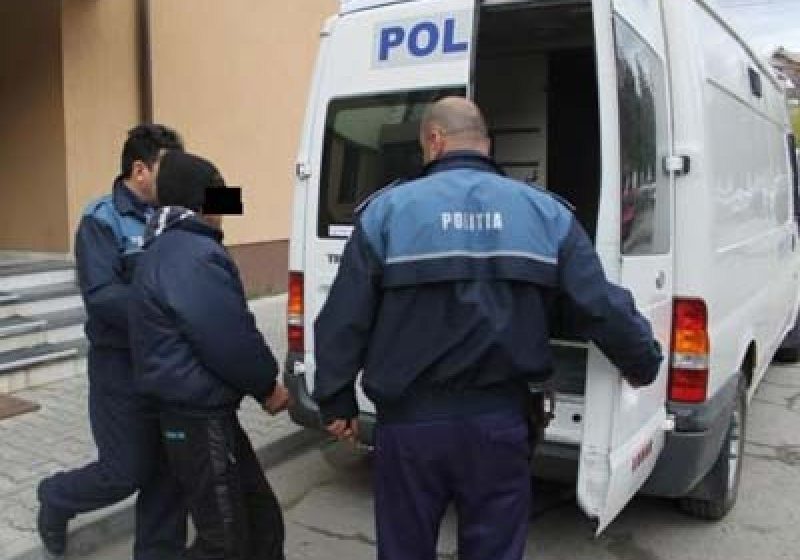 VIŞEU DE SUS: Un tânăr urmărit internaţional, prins de poliţişti