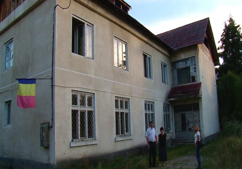 BAIA SPRIE: Mama adolescentei ucise anul trecut de fostul său iubit a înființat o asociație caritabilă în memoria fiicei sale