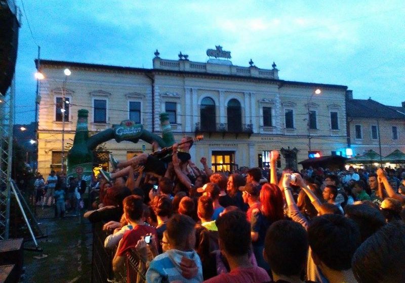 AETERNUS MARAMOROSIENSIS: Partizan încheie cea de-a doua seară a festivalului. Sute de sigheteni participă la eveniment AETERNUS MARAMOROSIENSIS: Partizan încheie cea de-a doua seară a festivalului. Sute de sigheteni participă la eveniment