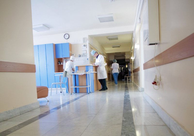 INFECŢIE: Un copil din cei care au fost în tabără cu nepoata lui Prunariu are meningococ, nu şi boala