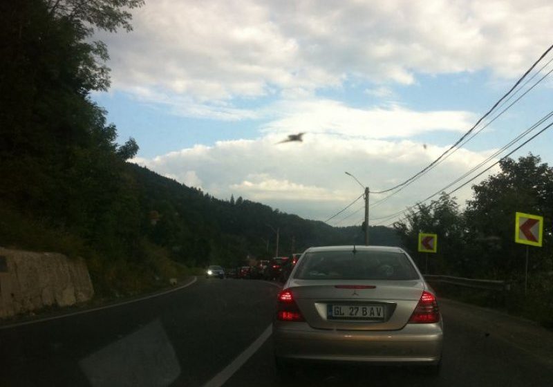 ATENŢIE, ŞOFERI: Trafic îngreunat pe DN1, la Comarnic ATENŢIE, ŞOFERI: Trafic îngreunat pe DN1, la Comarnic