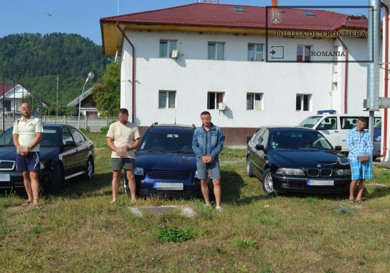 SARASĂU: Șase afgani care voiau să ajungă în Austria prin România au fost prinși, împreună cu călăuzele lor SARASĂU: Șase afgani care voiau să ajungă în Austria prin România au fost prinși, împreună cu călăuzele lor