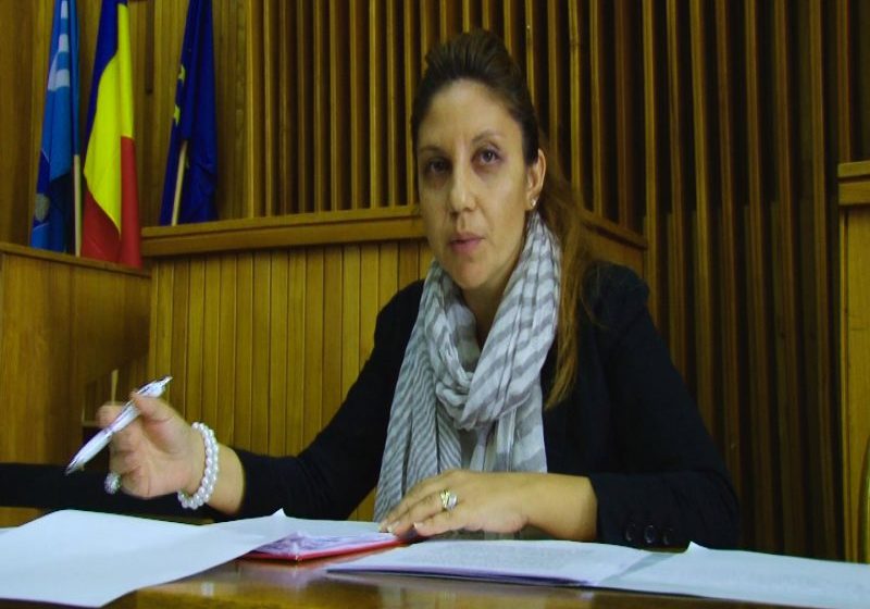 MARAMUREȘ: Ședințele pentru romi se fac cu scaunele goale
