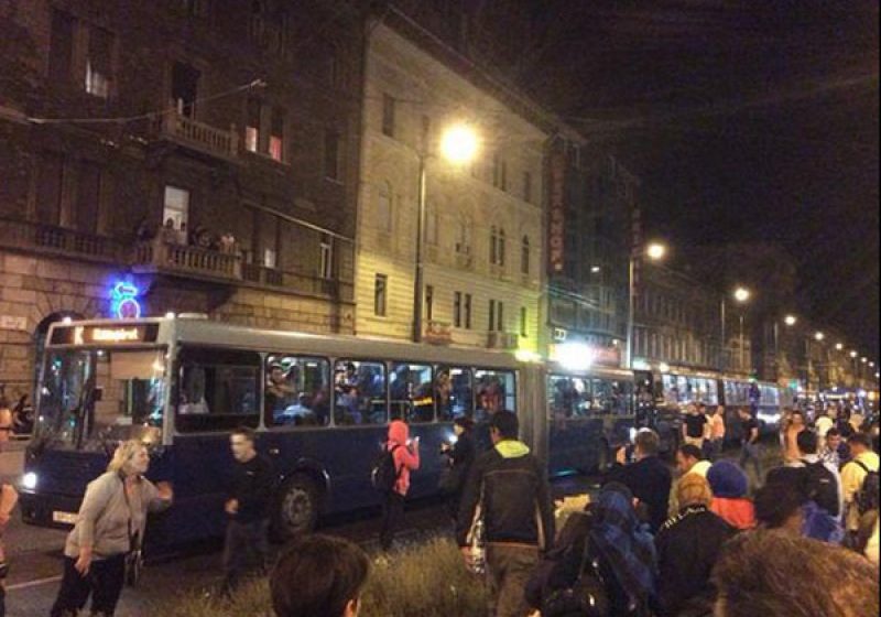 CRIZA IMIGRANȚILOR: Aproximativ 4.500 de imigranți au fost conduși de Ungaria spre frontiera cu Austria