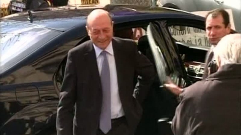 TRAIAN BĂSESCU: S-a schimbat încadrarea, de la șantaj la amenințare TRAIAN BĂSESCU: S-a schimbat încadrarea, de la șantaj la amenințare