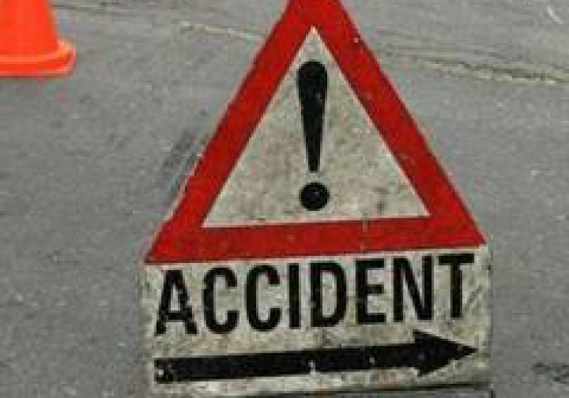BORŞA: Un tânăr de 17 ani a condus fără permis, a pierdut controlul maşinii şi a intrat în coliziune cu un podeţ BORŞA: Un tânăr de 17 ani a condus fără permis, a pierdut controlul maşinii şi a intrat în coliziune cu un podeţ