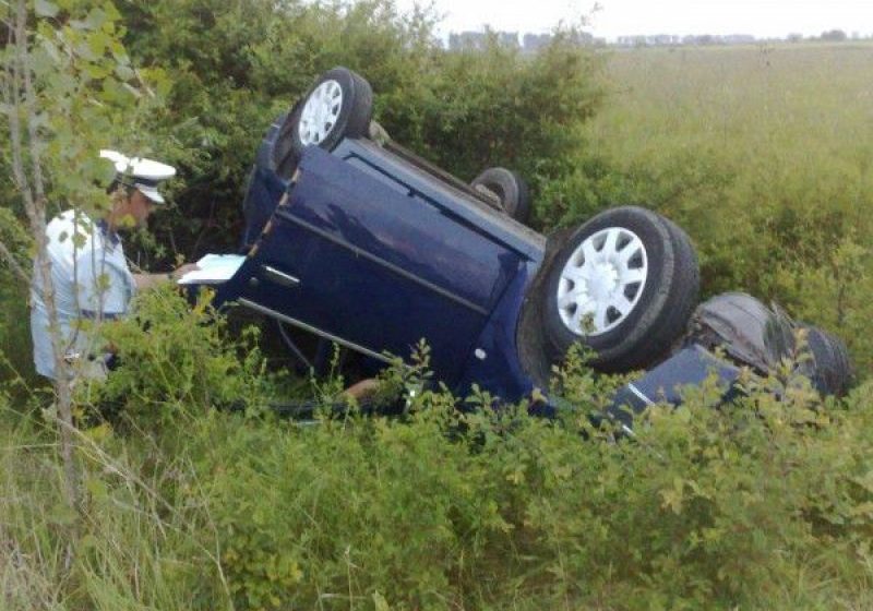 REMEȚI: Un bărbat de 61 de ani s-a răsturnat cu mașina într-o vale REMEȚI: Un bărbat de 61 de ani s-a răsturnat cu mașina într-o vale