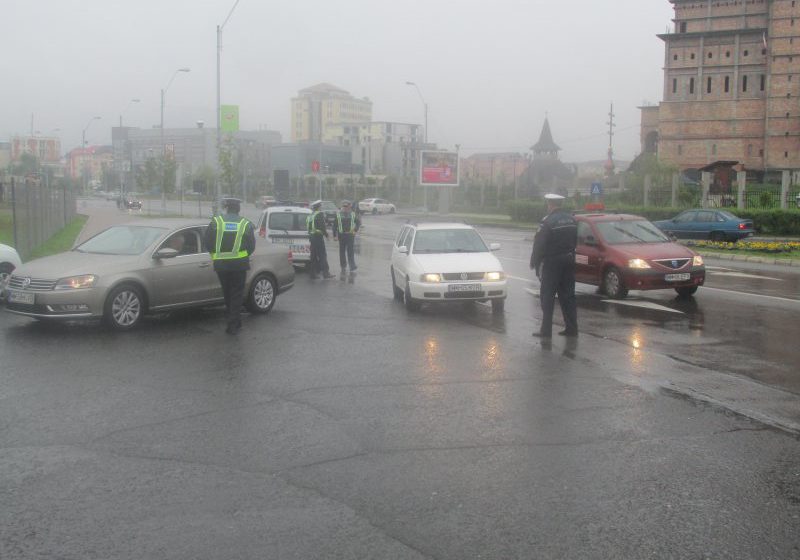 MARAMUREŞ: Două ore de acţiune, peste 100 de autovehicule controlate şi 81 de sancţiuni aplicate de poliţişti