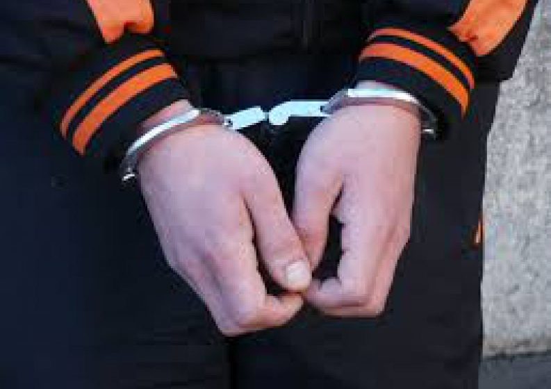 BAIA MARE: Un tânăr de 19 ani a fost arestat preventiv pentru comiterea mai multor tâlhării