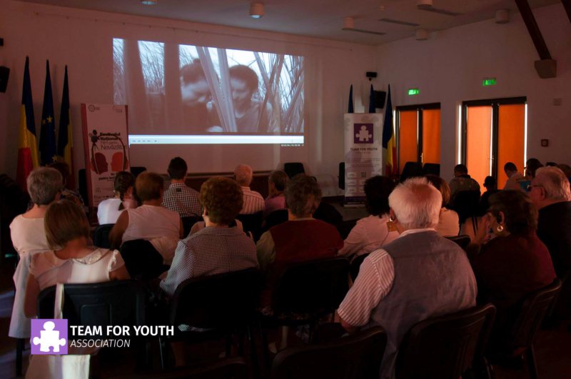 EVENIMENT SPECIAL: Caravana Cinematografică pentru Nevăzători poposește la Sighet EVENIMENT SPECIAL: Caravana Cinematografică pentru Nevăzători poposește la Sighet