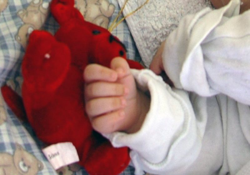 BAIA MARE: Ce se va întâmpla cu cei doi copilași  abandonați de tatăl lor, într-un cărucior, la Spitalul Județean