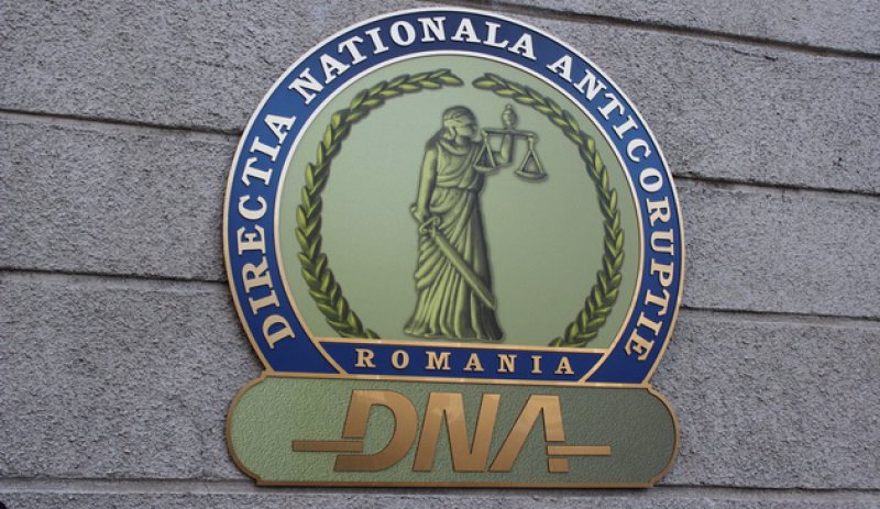 DOSARUL APIA: Trei persoane reţinute de DNA DOSARUL APIA: Trei persoane reţinute de DNA