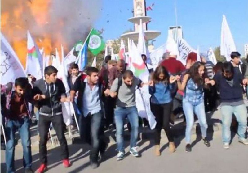 TURCIA: Explozii puternice la gara centrală din Ankara: Cel puţin 30 de persoane au murit şi 126 au fost rănite