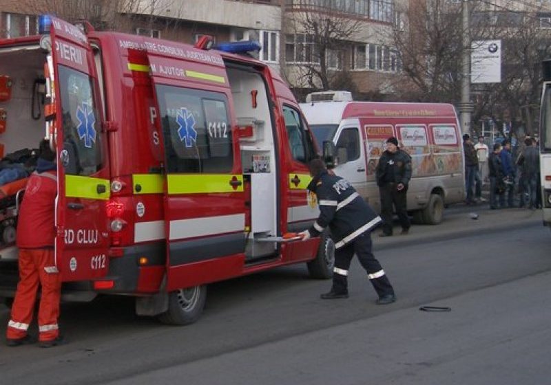 INCIDENT ŞOCANT LA CLUJ: Un bebeluş de două luni a murit după ce ar fi fost aruncat pe geam de mama sa