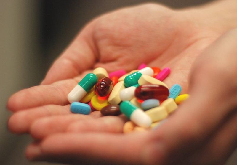 STUDIU: Un tratament împotriva efectelor opiaceelor prelungește viața pacienților bolnavi de cancer