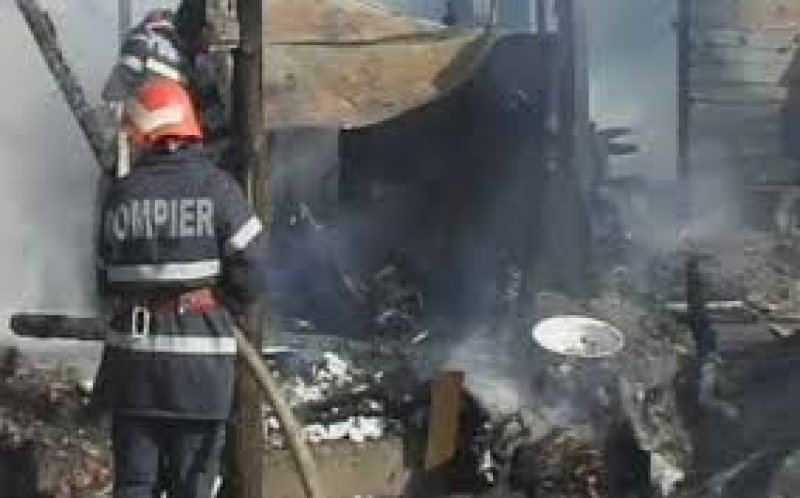 VĂLENI: O casă monahală a fost distrusă în totalitate în urma unui incendiu VĂLENI: O casă monahală a fost distrusă în totalitate în urma unui incendiu